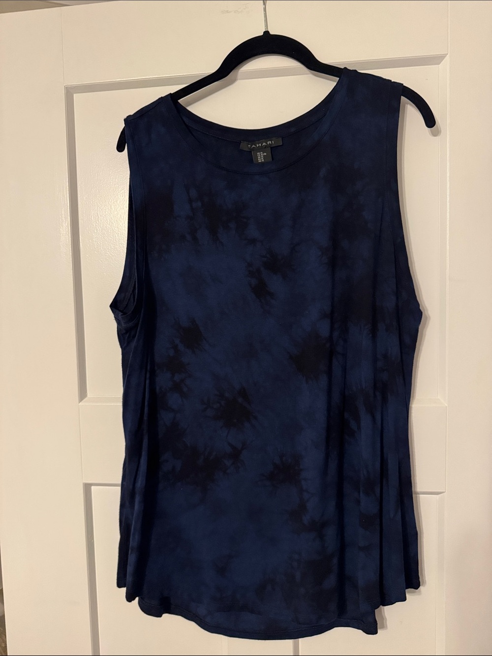 Tahari Navy and Black Tie-Dye Sleeveless Tank